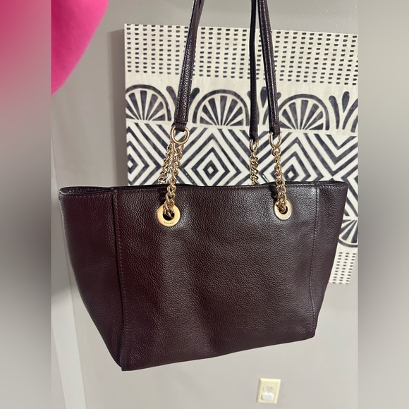 Coach Turnlock Chain Tote Burgundy Pebble Leather - Picture 11 of 12